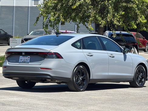 Certified 2025 Honda Accord SE image 4