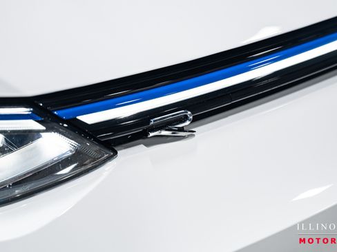 Used 2024 Volkswagen Golf R 4-Door image 9