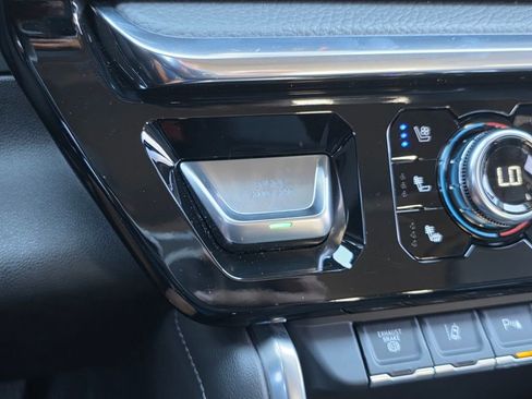 Used 2024 GMC Sierra 2500 Denali w/ Denali Reserve Package image 31