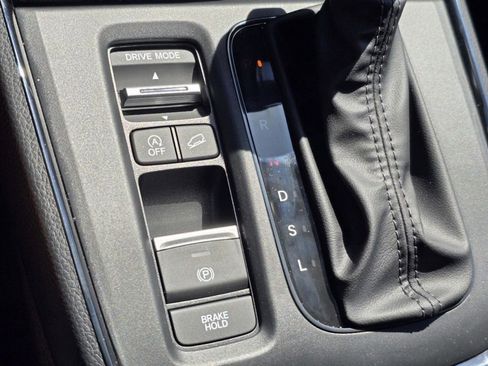 Certified 2025 Honda CR-V LX image 9