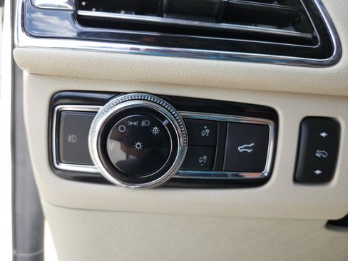 Used 2019 Lincoln Navigator L Reserve AWD/4WD image 29