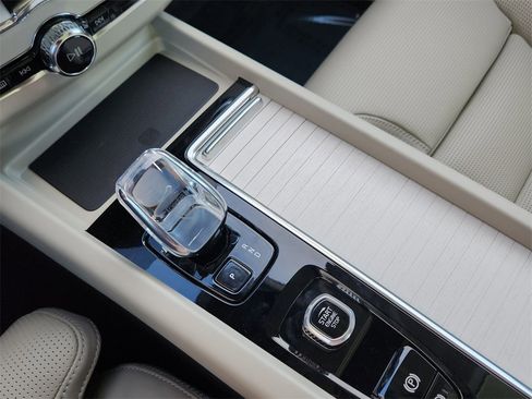 New 2026 Volvo XC60 T8 Ultra w/ Protection Package Premier image 10