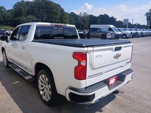 Used 2022 Chevrolet Silverado 1500 High Country w/ High Country Premium Package image 11