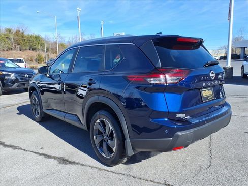 Certified 2025 Nissan Rogue SV w/ SV Premium Package image 3