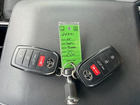 Used 2025 Toyota 4Runner TRD Off-Road Premium AWD/4WD image 36