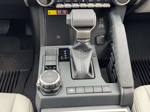 Used 2026 Toyota Tacoma Limited AWD/4WD image 6
