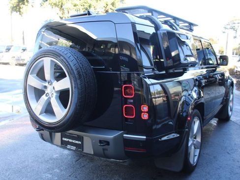 Certified 2025 Land Rover Defender 130 X-Dynamic SE image 7