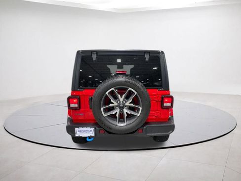 Used 2024 Jeep Wrangler Unlimited w/ Convenience Group AWD/4WD image 22