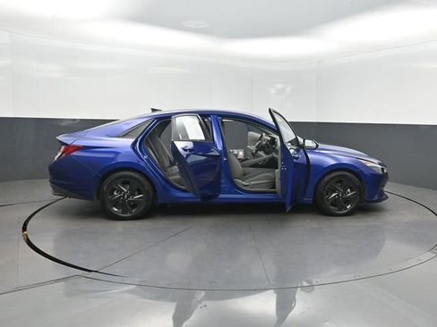 Used 2022 Hyundai Elantra SEL w/ Cargo Package image 32