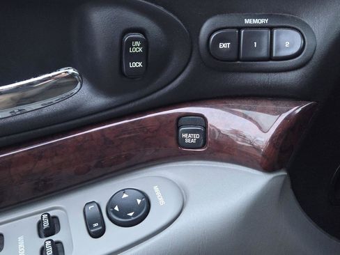 Used 2004 Buick Le Sabre Limited image 25