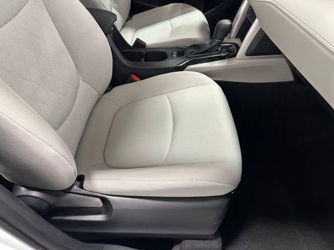 Used 2025 Toyota Corolla Cross L image 57