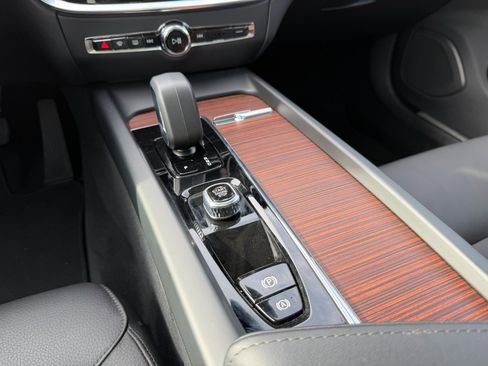 Certified 2025 Volvo V60 B5 Cross Country Plus image 16