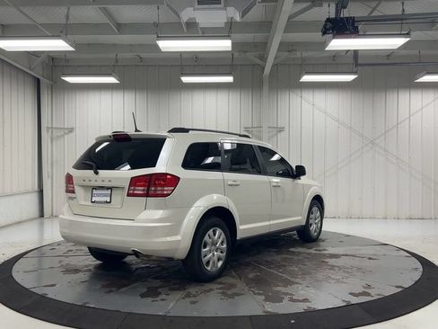 Used 2018 Dodge Journey SE w/ Connectivity Group FWD image 8