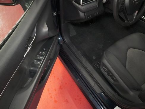 Certified 2018 Toyota Camry LE w/ Convenience Package image 9