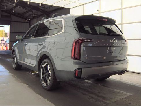 Used 2025 Kia Telluride S image 11