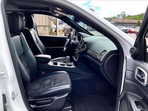 Used 2019 Jeep Grand Cherokee Altitude AWD/4WD image 14