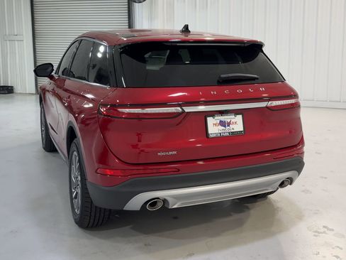 New 2026 Lincoln Corsair Premiere image 8