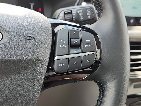 Certified 2025 Ford Escape SE image 24