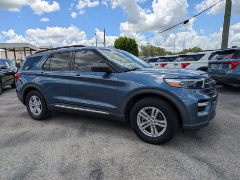 Certified 2020 Ford Explorer XLT w/ Equipment Group 202A RWD image 2