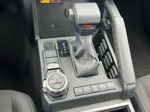 Used 2025 Toyota 4Runner TRD Off-Road image 32