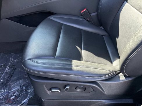 Used 2023 Cadillac Escalade ESV Luxury image 17