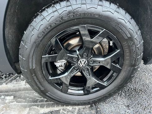 Used 2024 Volkswagen Atlas Peak Edition SE image 50