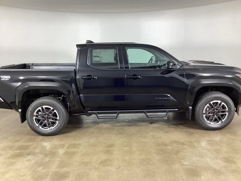 Used 2026 Toyota Tacoma TRD Sport AWD/4WD image 7