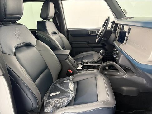 Used 2024 Ford Bronco Outer Banks AWD/4WD image 33