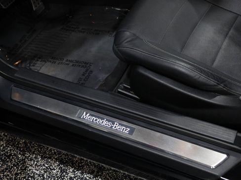 Used 2013 Mercedes-Benz E 550 Cabriolet image 36