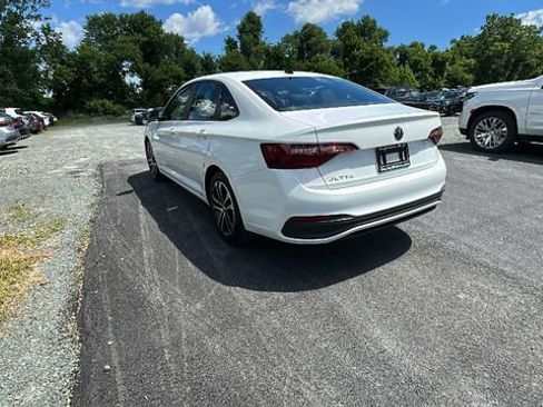 Used 2024 Volkswagen Jetta Sport FWD image 7