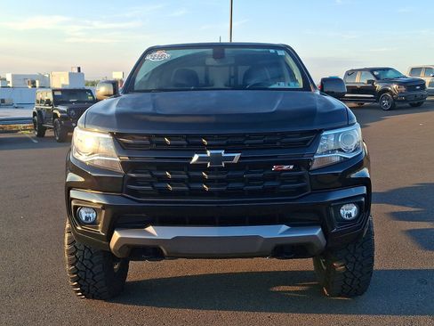 Used 2021 Chevrolet Colorado Z71 w/ Z71 Midnight Edition AWD/4WD image 2