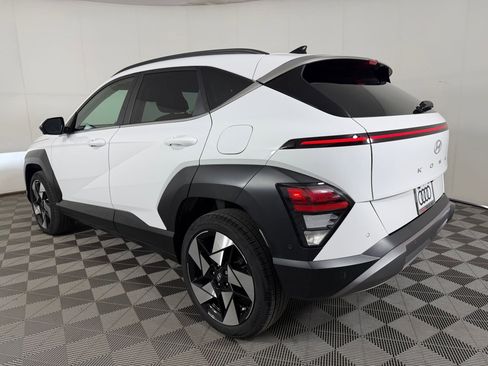Used 2025 Hyundai Kona Limited AWD/4WD image 3