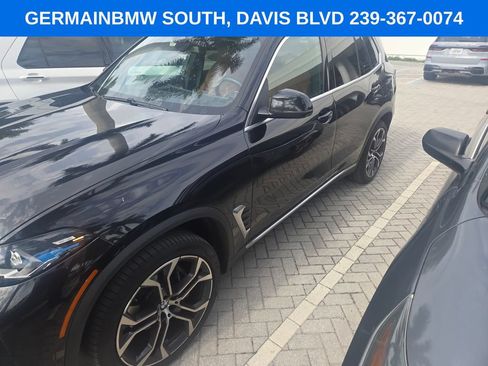 Used 2024 BMW X5 sDrive40i w/ Premium Package RWD image 3