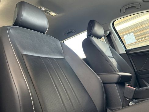 Certified 2023 Volkswagen Tiguan SE FWD image 19
