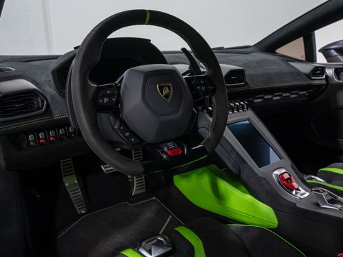Used 2023 Lamborghini Huracan STO RWD image 47