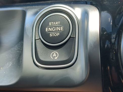 New 2025 Mercedes-Benz GLB 250 image 14