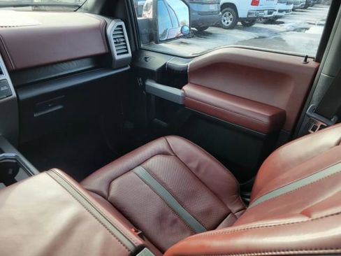 Used 2018 Ford F150 Platinum w/ Equipment Group 701A Luxury image 19