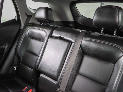 Used 2024 GMC Terrain SLT AWD/4WD image 24
