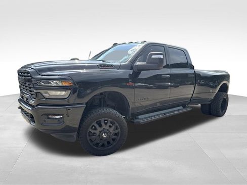 Used 2025 RAM 3500 Big Horn AWD/4WD image 3