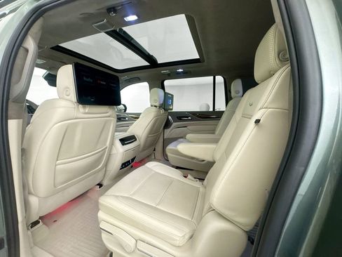 Used 2024 Cadillac Escalade ESV Sport Platinum w/ LPO, ONYX Package AWD/4WD image 24