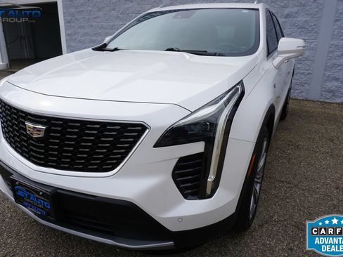 Used 2019 Cadillac XT4 Premium Luxury w/ Technology Package FWD image 5