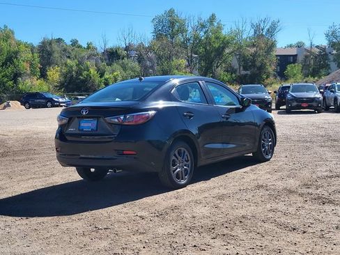 Used 2019 Toyota Yaris LE FWD image 6