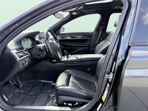 Used 2019 BMW 750i 750i w/ M Sport Package image 13