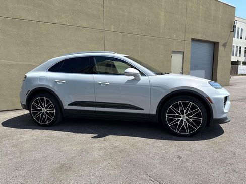 Used 2024 Porsche Macan 4 Electric image 8