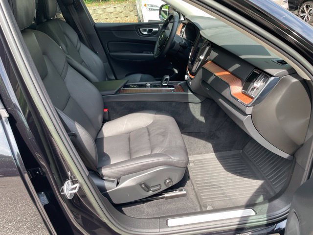 Certified 2023 Volvo XC60 B5 Plus w/ Climate Package AWD/4WD image 13
