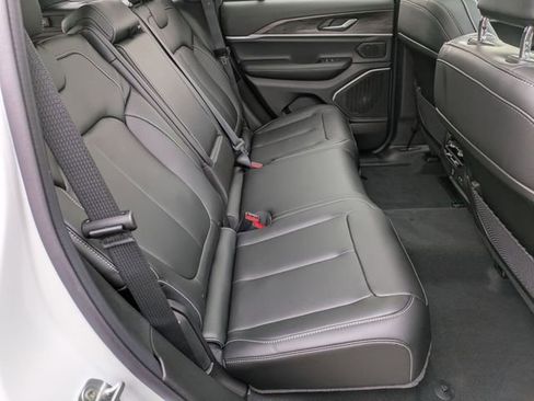 New 2026 Jeep Grand Cherokee Limited AWD/4WD image 26