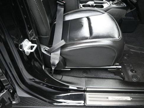 Used 2022 Jeep Gladiator Overland w/ Popular Equipment Package image 38