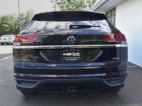 Used 2021 Volkswagen Atlas Cross Sport SE w/ Panoramic Sunroof Package image 6