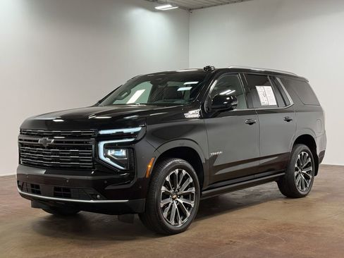 Used 2025 Chevrolet Tahoe High Country AWD/4WD image 7