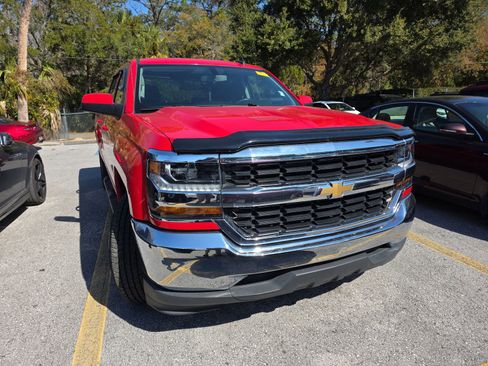 Used 2018 Chevrolet Silverado 1500 LT w/ Trailering Package image 8